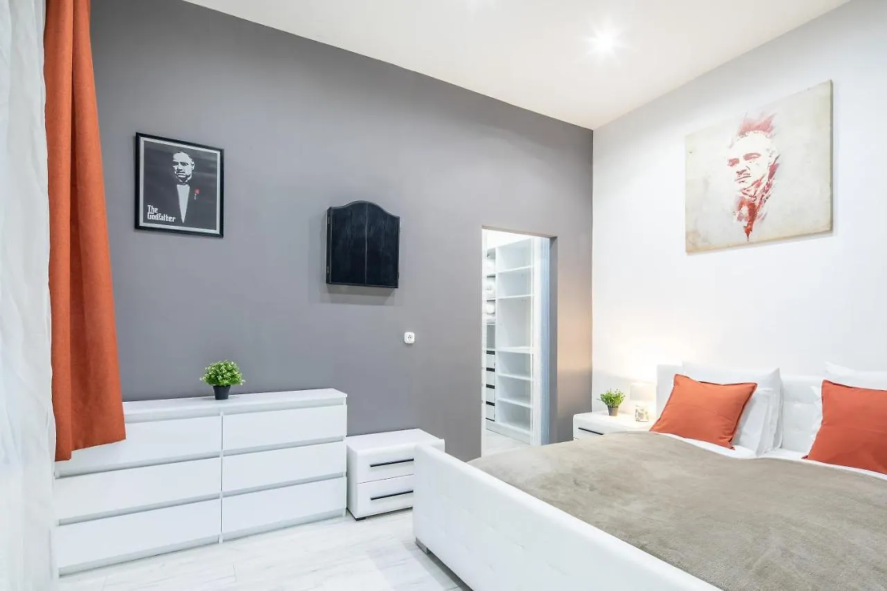 Cozy & Central Apartment With 2-Bedroom Budapest