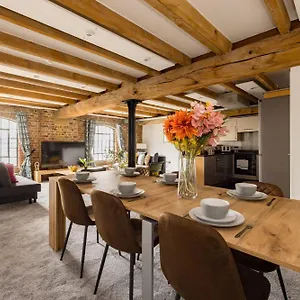 https://warehouse-2-excel-wild-roses.brighton-hotels-england.com